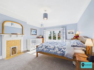 Bedroom- click for photo gallery